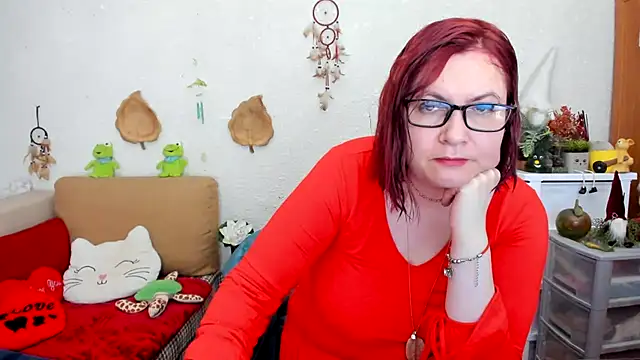 Snapshot of PlayfullMature chatting on March 22, 2025, 11:32 am PlayfullMature online show from March 22, 2025, 11:32 am