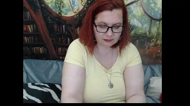 Snapshot of PlayfullMature chatting on May 31, 2026, 8:31 pm PlayfullMature online show from May 31, 2026, 8:31 pm