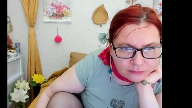 Snapshot of PlayfullMature chatting on October 7, 2025, 3:13 pm PlayfullMature online show from October 7, 2025, 3:13 pm