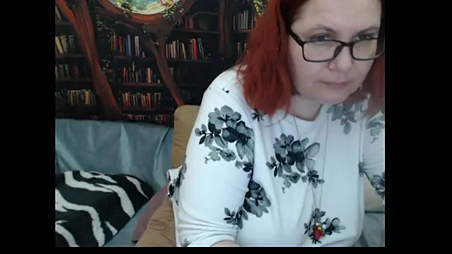 Snapshot of PlayfullMature chatting on May 21, 2026, 7:39 am PlayfullMature online show from May 21, 2026, 7:39 am