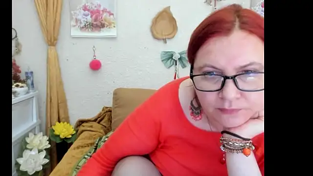 Snapshot of PlayfullMature chatting on October 9, 2025, 3:56 pm PlayfullMature online show from October 9, 2025, 3:56 pm