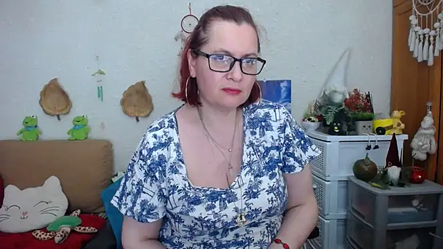 Snapshot of PlayfullMature chatting on March 21, 2025, 9:45 pm PlayfullMature online show from March 21, 2025, 9:45 pm