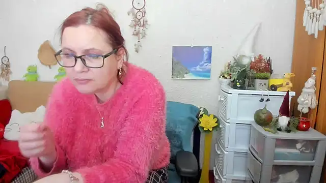 Snapshot of PlayfullMature chatting on March 21, 2025, 10:06 am PlayfullMature online show from March 21, 2025, 10:06 am