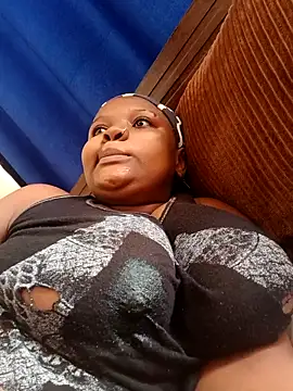 queennapal online show from April 3, 2026, 6:31 am