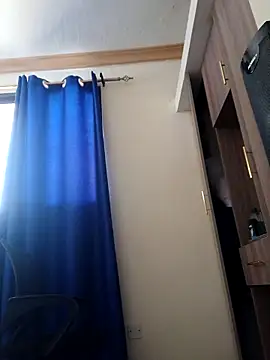 queennapal online show from April 11, 2026, 11:03 am