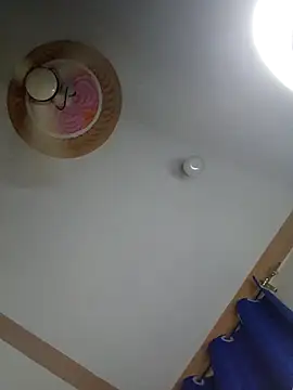 queennapal online show from March 13, 2026, 12:26 am