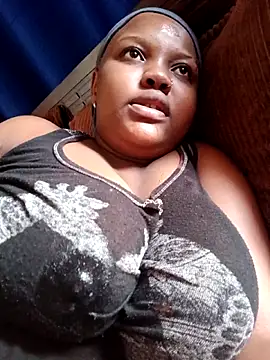 queennapal online show from March 3, 2026, 4:52 am