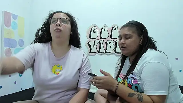 Danielaandximena online show from December 5, 2025, 2:21 am