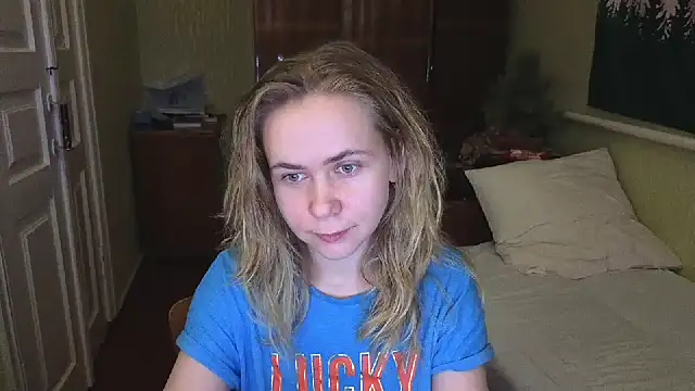 Snapshot of Riley_Roo chatting on January 27, 2025, 6:09 pm Riley Roo online show from January 27, 2025, 6:09 pm