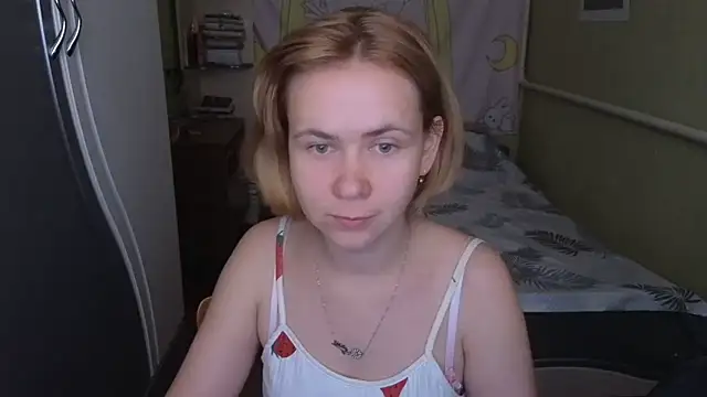 Snapshot of Riley_Roo chatting on May 27, 2026, 7:49 am Riley Roo online show from May 27, 2026, 7:49 am