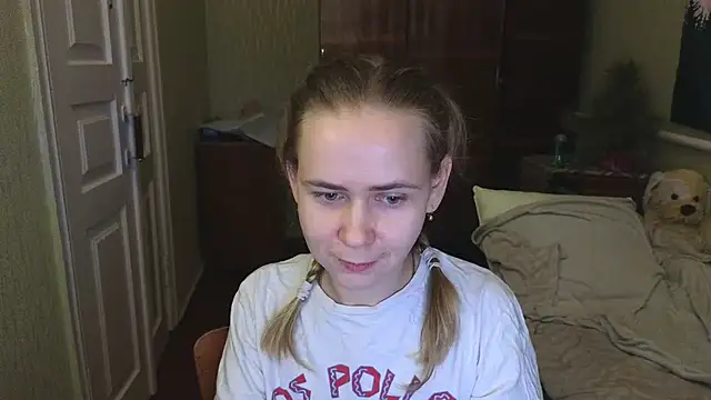 Snapshot of Riley_Roo chatting on January 9, 2025, 8:44 pm Riley Roo online show from January 9, 2025, 8:44 pm
