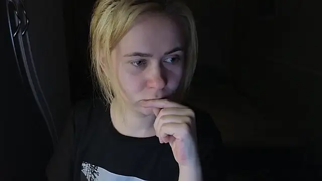 Riley Roo online show from February 1, 2026, 4:49 pm