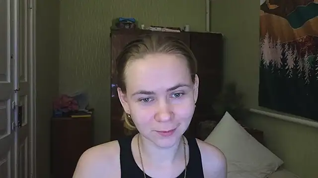 Snapshot of Riley_Roo chatting on January 18, 2025, 10:28 pm Riley Roo online show from January 18, 2025, 10:28 pm