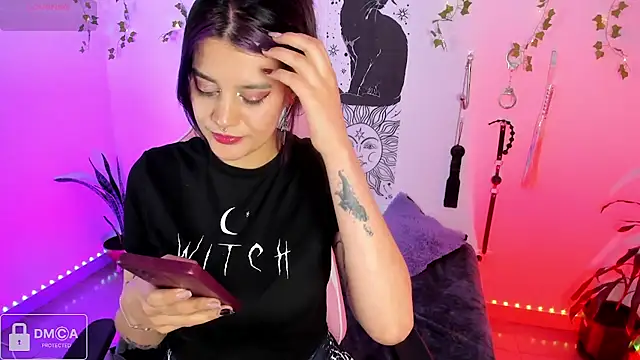 Violet-Queen online show from March 14, 2026, 10:05 pm