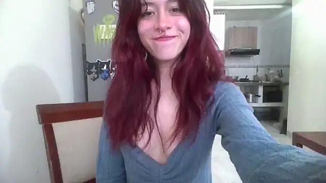 Snapshot of SuzzyyM chatting on February 13, 2025, 9:27 pm SuzzyyM online show from February 13, 2025, 9:27 pm