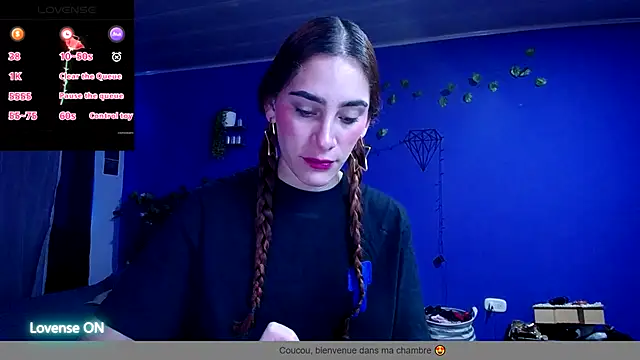 IsaBaileys  online show from September 29, 2025, 9:20 pm