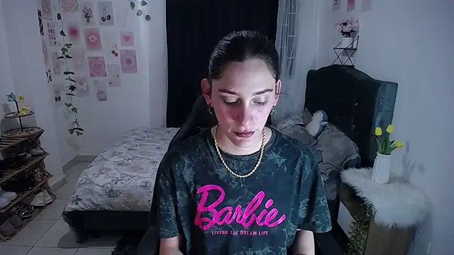 Snapshot of IsaBaileys_ chatting on June 7, 2026, 3:34 am IsaBaileys online show from June 7, 2026, 3:34 am