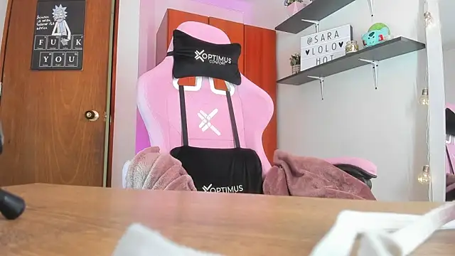 saralolo420 online show from February 11, 2025, 9:14 pm