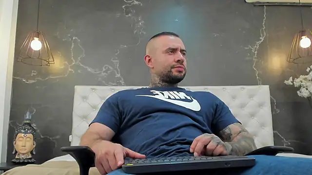 Snapshot of BruceDallas chatting on February 2, 2025, 3:10 am BruceDallas online show from February 2, 2025, 3:10 am