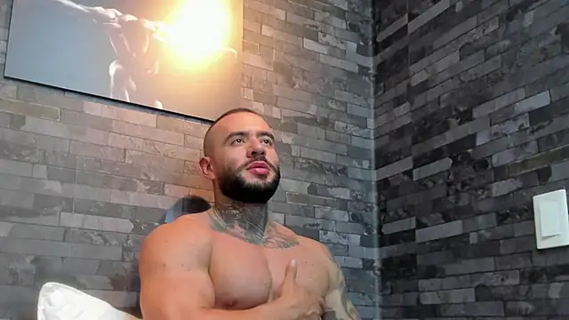 Snapshot of BruceDallas chatting on December 15, 2025, 1:00 am BruceDallas online show from December 15, 2025, 1:00 am