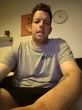 Snapshot of Knuffelstaaf123 chatting on February 10, 2026, 4:17 pm Knuffelstaaf123 online show from February 10, 2026, 4:17 pm