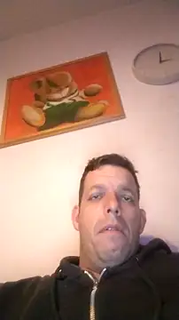 Snapshot of Knuffelstaaf123 chatting on January 10, 2026, 3:18 pm Knuffelstaaf123 online show from January 10, 2026, 3:18 pm