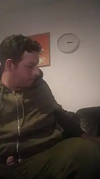 Snapshot of Knuffelstaaf123 chatting on February 3, 2026, 3:28 pm Knuffelstaaf123 online show from February 3, 2026, 3:28 pm