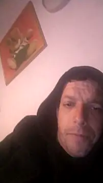 Snapshot of Knuffelstaaf123 chatting on February 4, 2026, 3:34 am Knuffelstaaf123 online show from February 4, 2026, 3:34 am