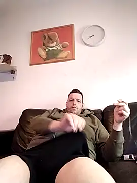 Snapshot of Knuffelstaaf123 chatting on January 7, 2026, 8:52 am Knuffelstaaf123 online show from January 7, 2026, 8:52 am