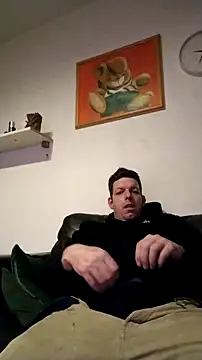 Snapshot of Knuffelstaaf123 chatting on February 2, 2026, 9:47 pm Knuffelstaaf123 online show from February 2, 2026, 9:47 pm