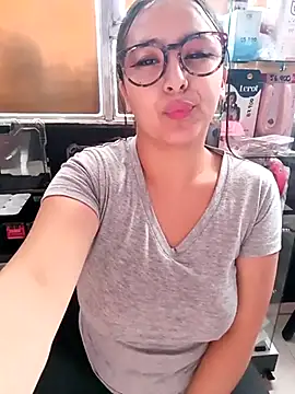 Snapshot of Cute_Penelope chatting on February 25, 2025, 3:09 pm Cute Penelope online show from February 25, 2025, 3:09 pm