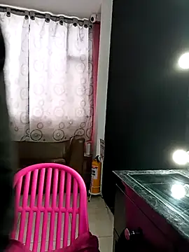 Snapshot of Cute_Penelope chatting on February 15, 2025, 12:11 pm Cute Penelope online show from February 15, 2025, 12:11 pm