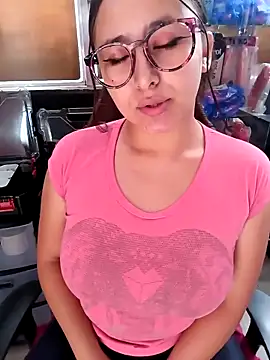 Snapshot of Cute_Penelope chatting on March 11, 2025, 3:12 pm Cute Penelope online show from March 11, 2025, 3:12 pm