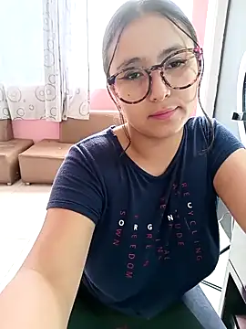 Snapshot of Cute_Penelope chatting on February 26, 2025, 6:15 pm Cute Penelope online show from February 26, 2025, 6:15 pm