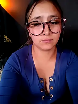 Snapshot of Cute_Penelope chatting on March 7, 2025, 9:17 pm Cute Penelope online show from March 7, 2025, 9:17 pm