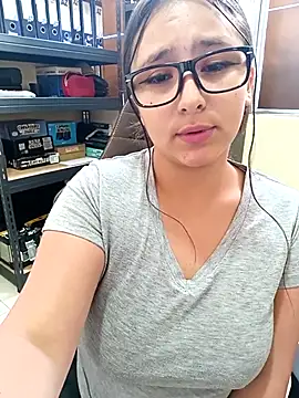 Snapshot of Cute_Penelope chatting on March 22, 2025, 9:21 pm Cute Penelope online show from March 22, 2025, 9:21 pm