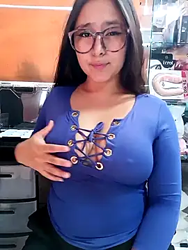 Snapshot of Cute_Penelope chatting on February 17, 2025, 3:11 pm Cute Penelope online show from February 17, 2025, 3:11 pm