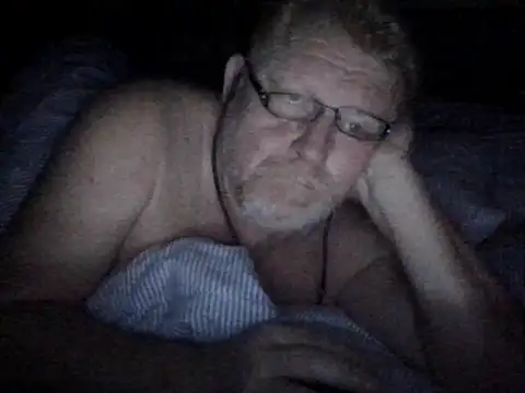 lovelickyou01 online show from November 3, 2025, 1:11 am