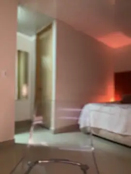 Lianh Benett online show from February 1, 2025, 4:03 am