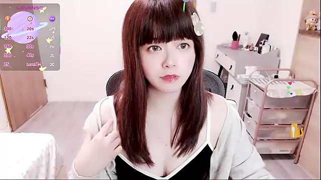 Snapshot of a0513 chatting on January 18, 2026, 3:04 pm a0513 online show from January 18, 2026, 3:04 pm