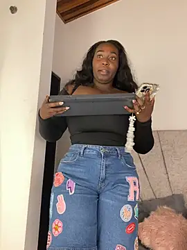 Snapshot of emilyrojas chatting on July 13, 2026, 11:42 am emilyrojas online show from July 13, 2026, 11:42 am