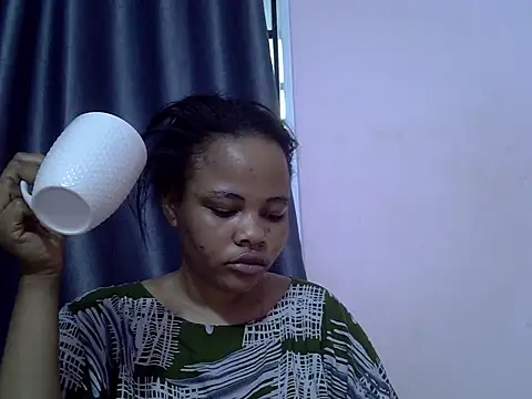 Snapshot of Amberay1 chatting on September 9, 2025, 2:04 pm Amberay1 online show from September 9, 2025, 2:04 pm