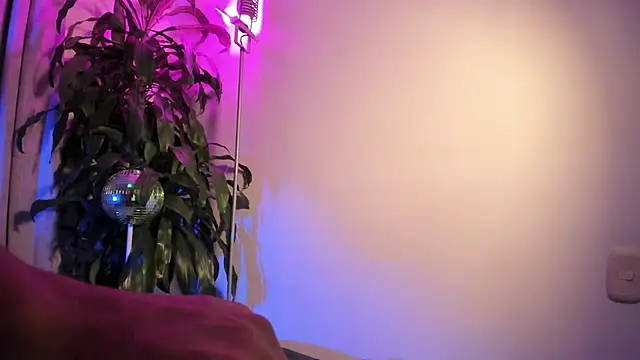 Romeocolin online show from September 10, 2025, 6:01 am