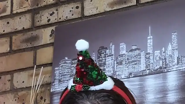 Snapshot of Astoria_Moon chatting on December 20, 2025, 12:08 pm Astoria Moon online show from December 20, 2025, 12:08 pm