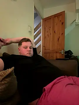 Snapshot of Lukeyboy027 chatting on January 11, 2026, 8:27 pm Lukeyboy027 online show from January 11, 2026, 8:27 pm
