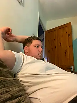 Snapshot of Lukeyboy027 chatting on November 9, 2025, 3:16 pm Lukeyboy027 online show from November 9, 2025, 3:16 pm