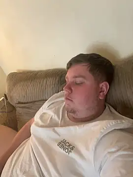 Snapshot of Lukeyboy027 chatting on March 12, 2025, 7:36 pm Lukeyboy027 online show from March 12, 2025, 7:36 pm