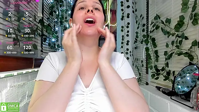 Snapshot of Candys_booty chatting on February 9, 2025, 8:02 pm Candys booty online show from February 9, 2025, 8:02 pm
