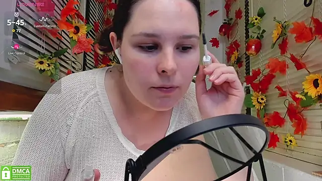 Snapshot of Candys_booty chatting on October 14, 2025, 10:53 pm Candys booty online show from October 14, 2025, 10:53 pm