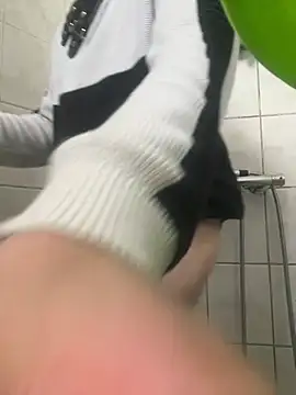 Snapshot of branleurbidu90 chatting on January 12, 2026, 8:32 am branleurbidu90 online show from January 12, 2026, 8:32 am